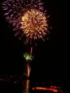 木崎湖灯籠流しと花火大会
