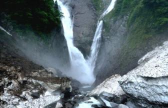 【連載】滝ガールの温泉旅ガイド「第3回　日本一の落差!富山県立山の称名滝と日本最高所の温泉」